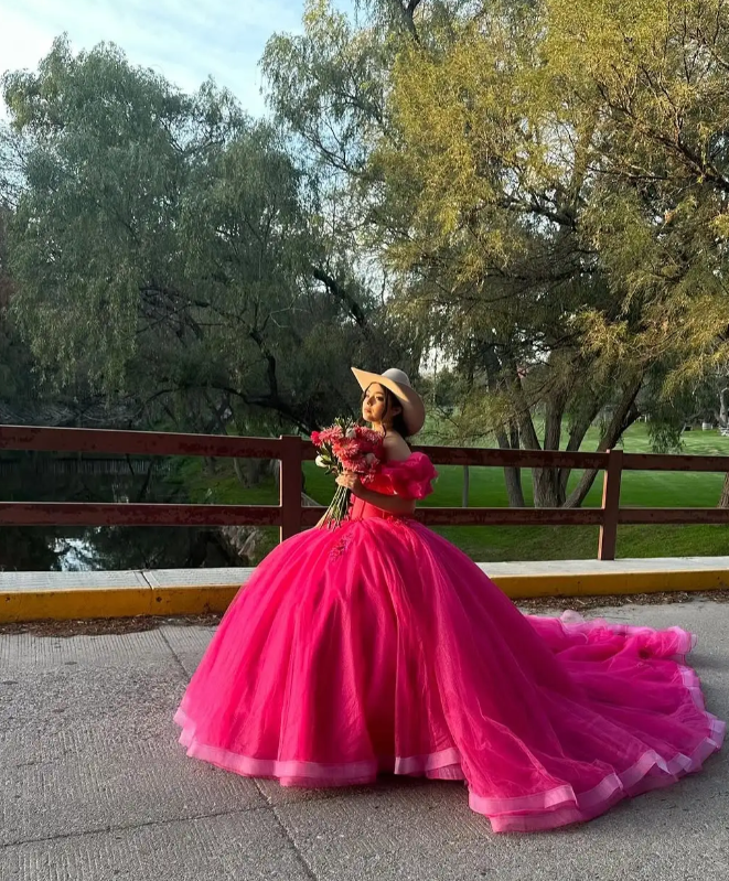Cute Off-the-shoulder Ball Gown Tulle Long Prom Dresses Fuchsia Quinceanera Dresses estido De 15 Anos Sweet 16 Dress DP3261