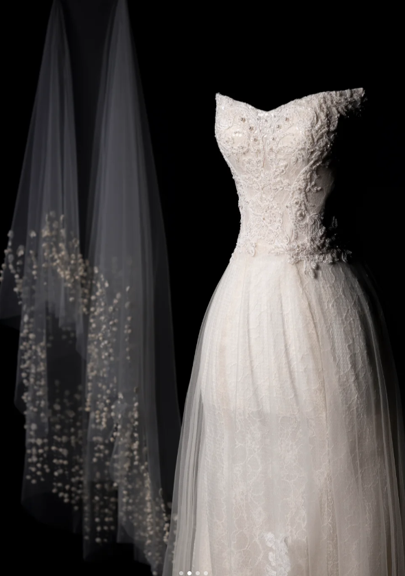 Simple Strapless A-line Wedding Dresses Beaded Applique White Tulle Bridal Gowns Sleeveless Bridal Dresses DP3285