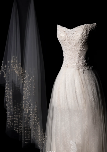 Simple Strapless A-line Wedding Dresses Beaded Applique White Tulle Bridal Gowns Sleeveless Bridal Dresses DP3285