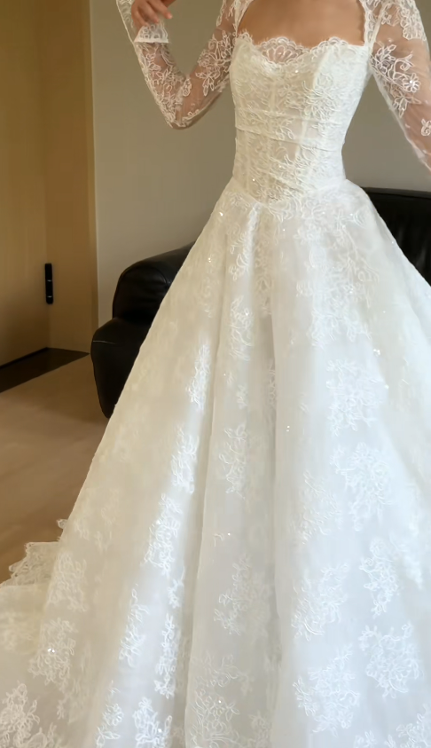 Simple A-Line Wedding Dresses with Appliques White Lace Bridal Gowns Long Sleeve Bridal Dresses DP3286
