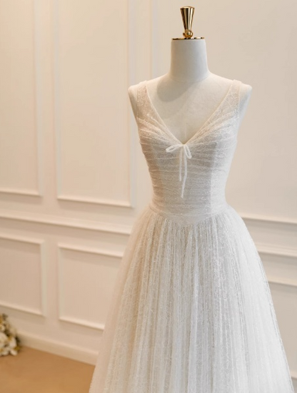 Elegant V-neck A-Line Long Wedding Dresses Lace White Bridal Gowns DP3299