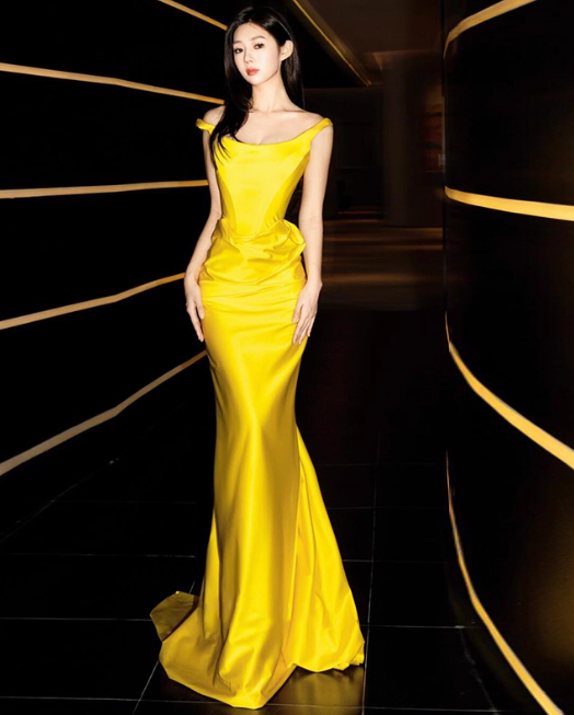 Glam Strap Sheath Long Prom Dresses Satin Yellow Evening Dresses DP3311