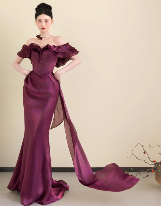 Chic Off-the-shoulder Mermaid Long Prom Dresses Satin Grape Evening Dresses DP3314