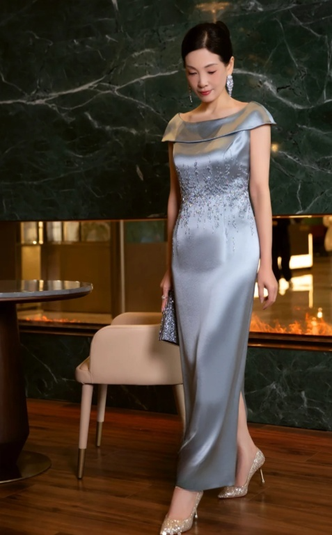 Elegant Bateau Sheath Wedding Guest Dresses Satin Beaded Gray Blue Mother of the Bride Dresses DP3713