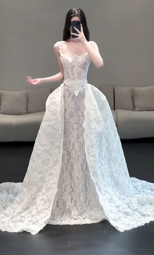 Gorgeous Spaghetti Strap Sheath Long Wedding Dresses Lace White Bridal Gowns Sleeveless Bridal Dresses DP3740