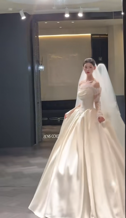 Luxury Off-the-shoulder Ball Gown Long Wedding Dresses Satin White Bridal Gowns Long Sleeve Bridal Dresses DP3765