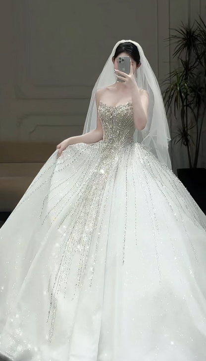 Luxury Strapless Ball Gown Long Wedding Dresses Tulle White Bride Gowns Rhinestone Sleeveless Bridal Dresses DW3791