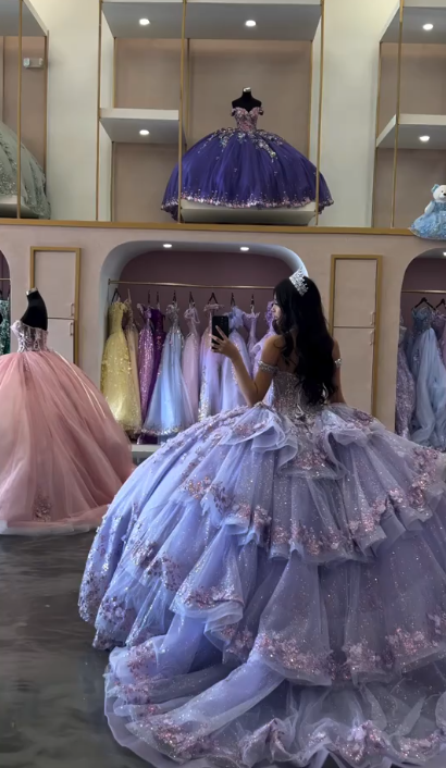 Gorgeous Off-the-shoulder Ball Gown Lavender Long Prom Dresses Tulle Applique Lavender Quinceanera Dresses Sweet 16 Dress DP3823