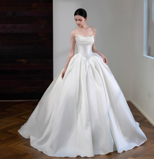 Simple Strapless A-Line Satin Long Wedding Dresses White Bridal Gowns Sleeveless Bridal Dresses DP3864