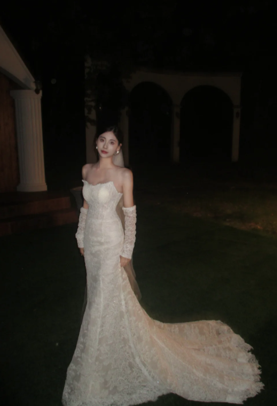 Modest Strapless  Sheath Lace Long Wedding Dresses White Bridal Gowns Sleeveless Bridal Dresses DP3869