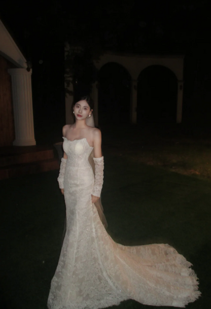 Modest Strapless  Sheath Lace Long Wedding Dresses White Bridal Gowns Sleeveless Bridal Dresses DP3869