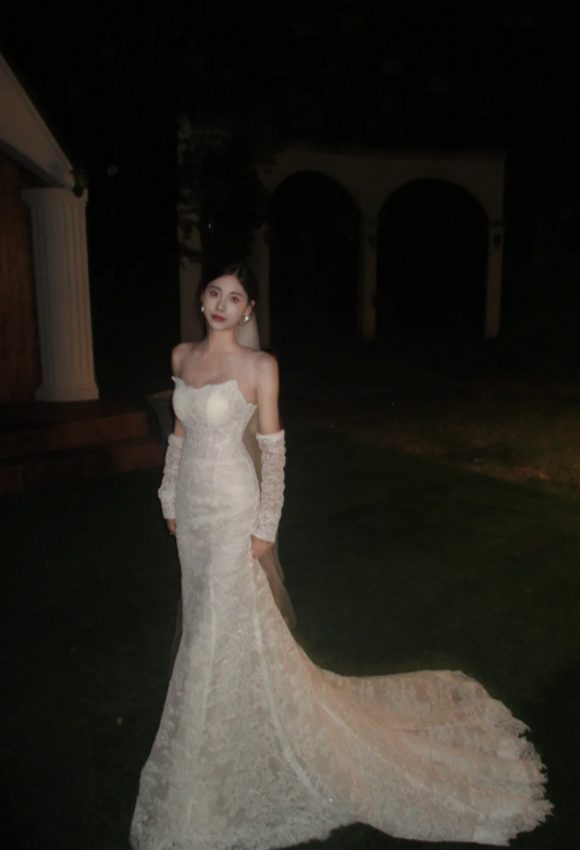 Modest Strapless  Sheath Lace Long Wedding Dresses White Bridal Gowns Sleeveless Bridal Dresses DP3869