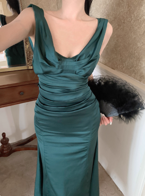 Chic Sheath Dark Green Long Prom Dresses Sleeveless Satin Dark Green Birthday Dresses DP3880