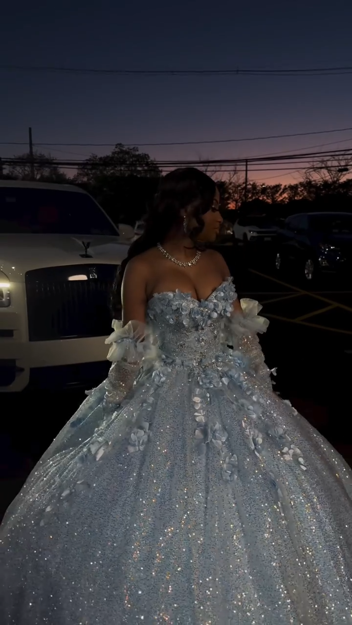 Cute Off-the-shoulder Ball Gown Tulle Long Prom Dresses Applique Blue Quinceanera Dresses Sweet 16 Dresses DP3901