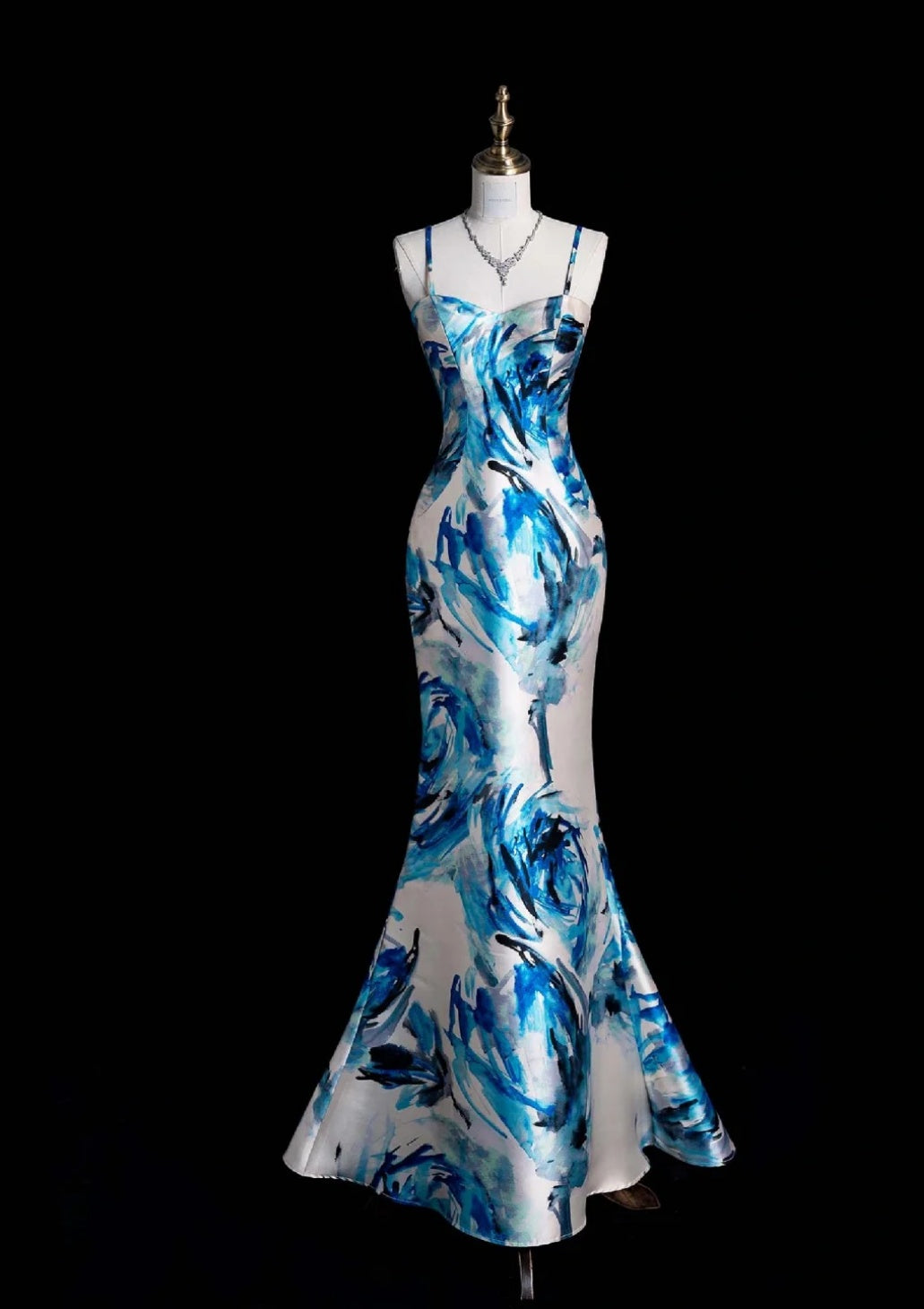 Elegant Mermaid Blue Long Prom Dresses Sleeveless Printed Satin Blue/White Long Evening Dresses DP3915