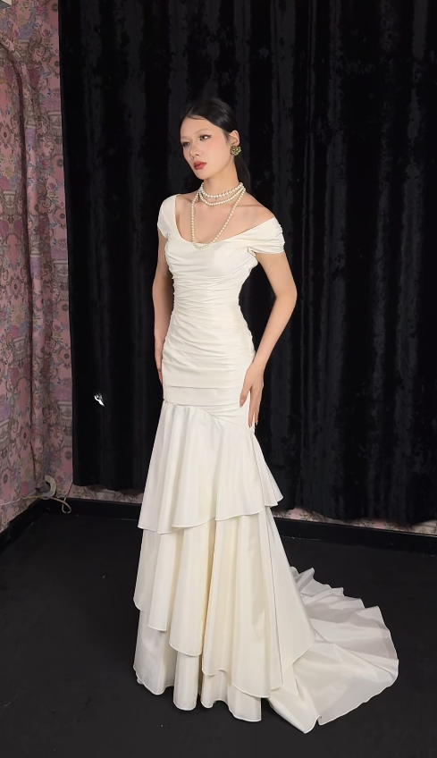 Chic Mermaid White Black Long Prom Dresses Cup Sleeves White Evening Dresses DP3927