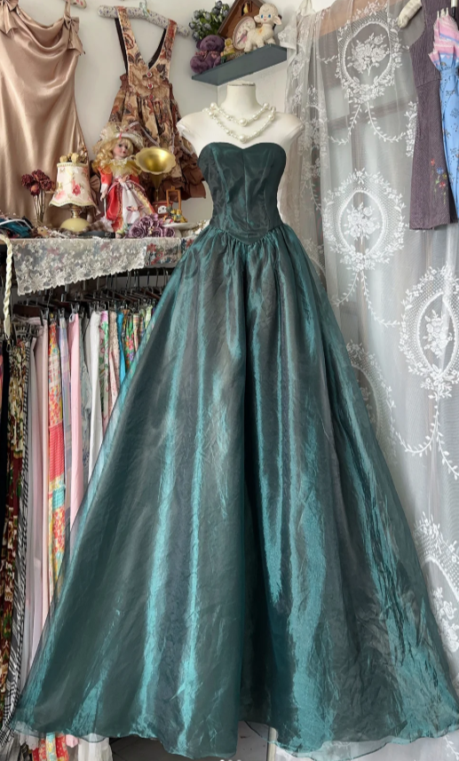 Sexy Strapless Sheath Long Prom Dresses Tulle Sleeveless Green Evening Dresses DP3929