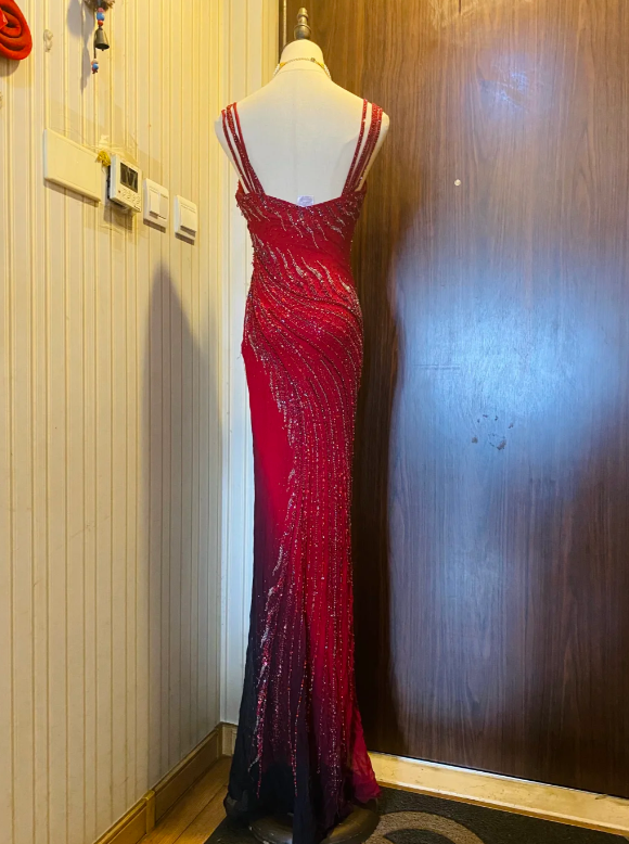 Vintage V-neck Sheath Burgundy Long Prom Dresses Beaded Chiffon Burgundy Formal Dresses DP3931