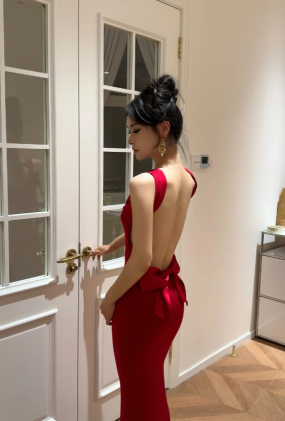 Chic Straps Sheath Red Long Prom Dresses Satin Red Birthday Dresses with Open Back DP3970