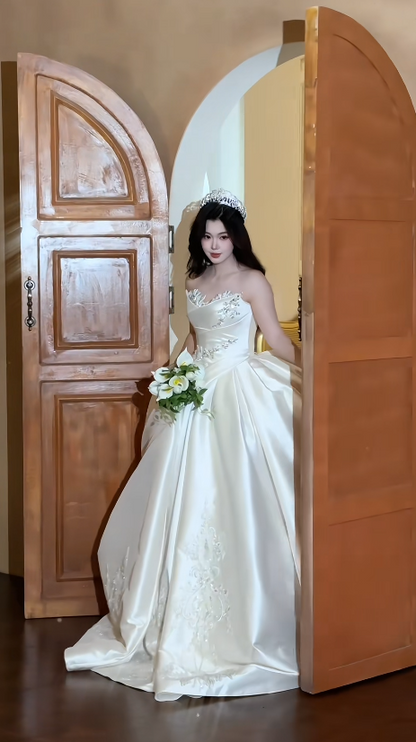 Timeless Sweetheart Ball Gown Satin Long Wedding Dresses White Bridal Gowns Sleeveless Bridal Dresses DP3977