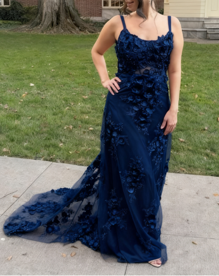 Elegant Straps Sheath Navy Blue Long Prom Dresses with Backless Lace Appliqué Navy Blue Evening Dresses DP3980