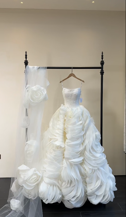 Luxury Ball Gown Tulle Long Wedding Dresses, Beaded White Bridal Gowns, Sleeveless Bridal Dresses DP3987