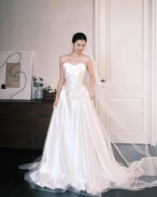 Simple A-Line Satin Long Wedding Dresses, White Bridal Gowns, Sleeveless Bridal Dresses DP3989