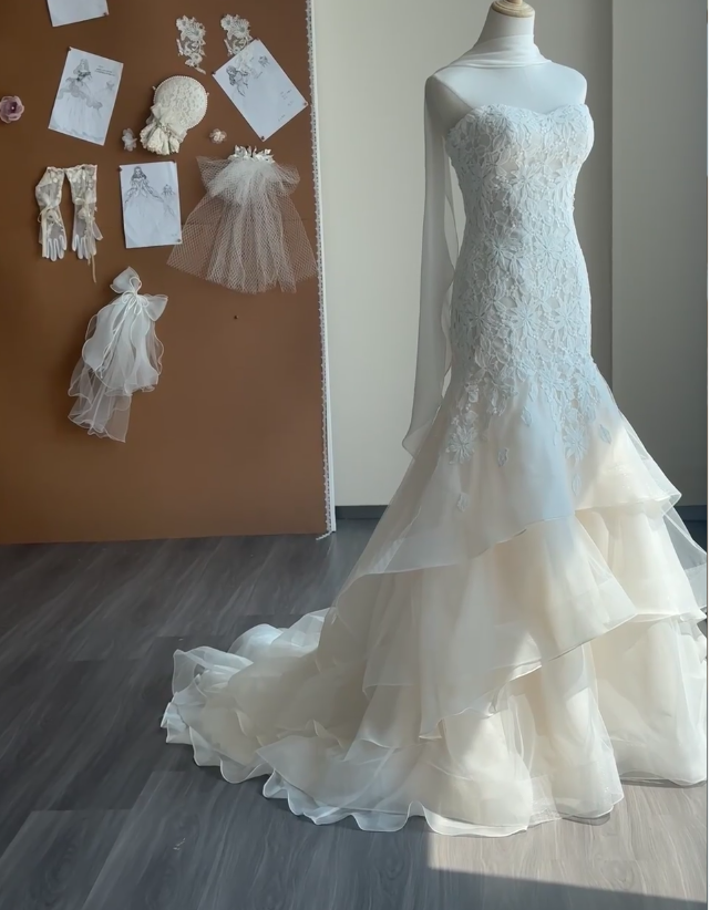 Simple Mermaid Lace Long Wedding Dresses with Appliqué, White Bridal Gowns, Sleeveless Bridal Dresses DP3990