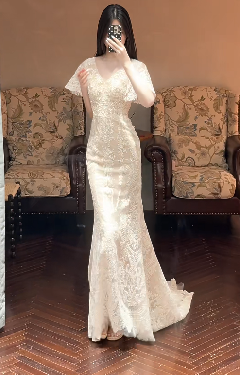 Elegant V-neck Mermaid Long Wedding Dresses Lace Appliques White Bridal Gowns Short Sleeves Bridal Dresses DP04068