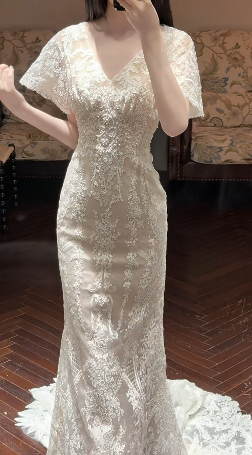 Elegant V-neck Mermaid Long Wedding Dresses Lace Appliques White Bridal Gowns Short Sleeves Bridal Dresses DP04068