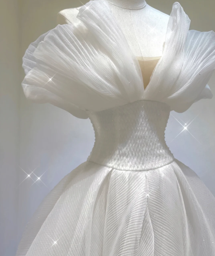 Timeless Ball Gown Strapless Long Tulle White Sweep Train Wedding Dresses Brides Dress DP412