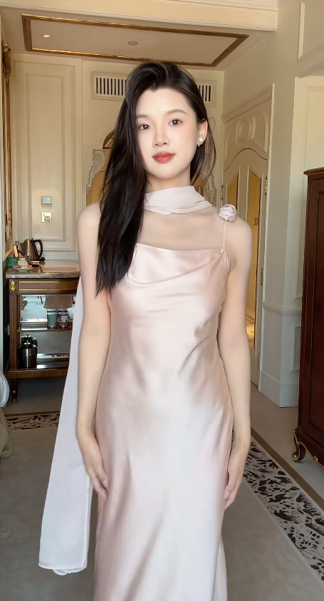 Chic Spaghetti Straps Sheath Long Prom Dresses Satin Light Pink Wedding Guest Dresses DP4138