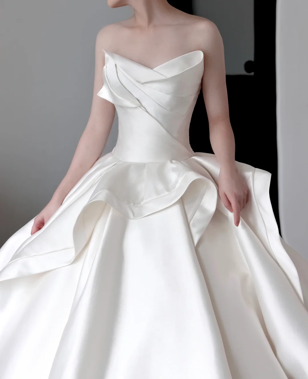 Robe de mariée unique en satin blanc, décolleté en cœur, robe de bal, DP666