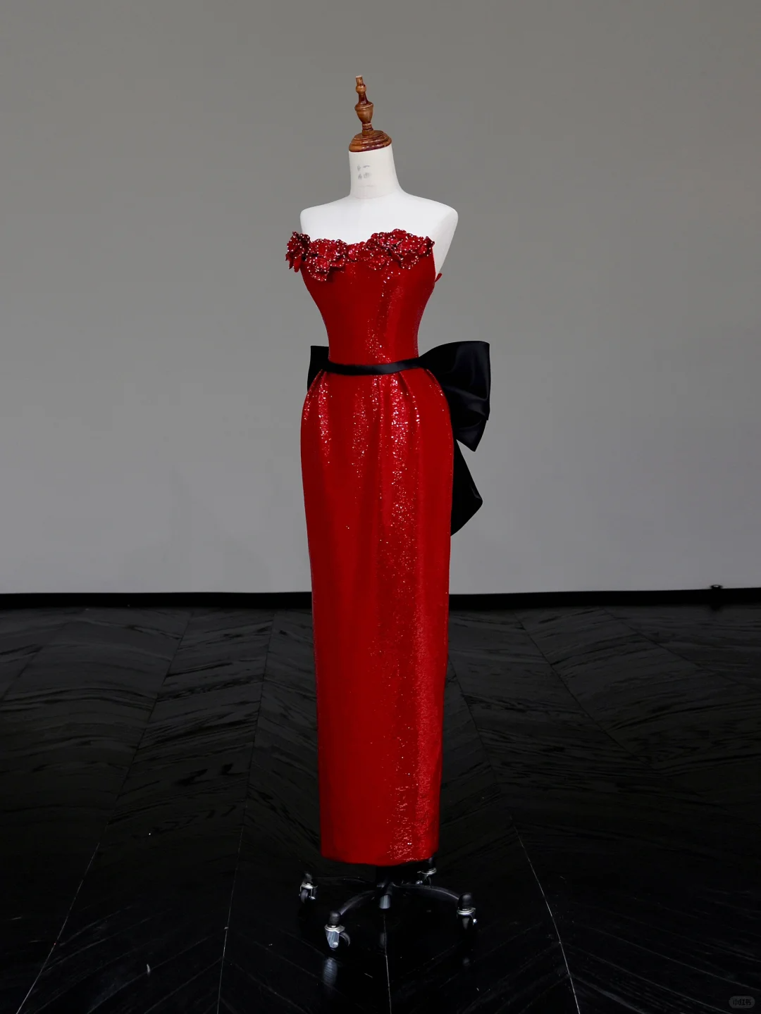 Robe de soirée élégante à paillettes bordeaux, fourreau glamour, DP882