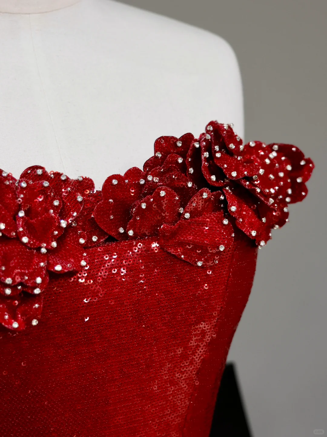 Robe de soirée élégante à paillettes bordeaux, fourreau glamour, DP882