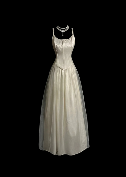 Pretty Wedding Dress Ball Gown Spaghetti Straps Ivory Tulle Long Wedding Dresses Bridal Gowns DP924