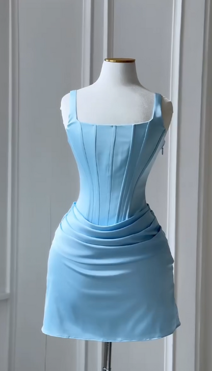 Elegantes blaues kurzes Ballkleid Trägerloses Geburtstagskleid Etui-Satin-Abschlussballkleid DQ010