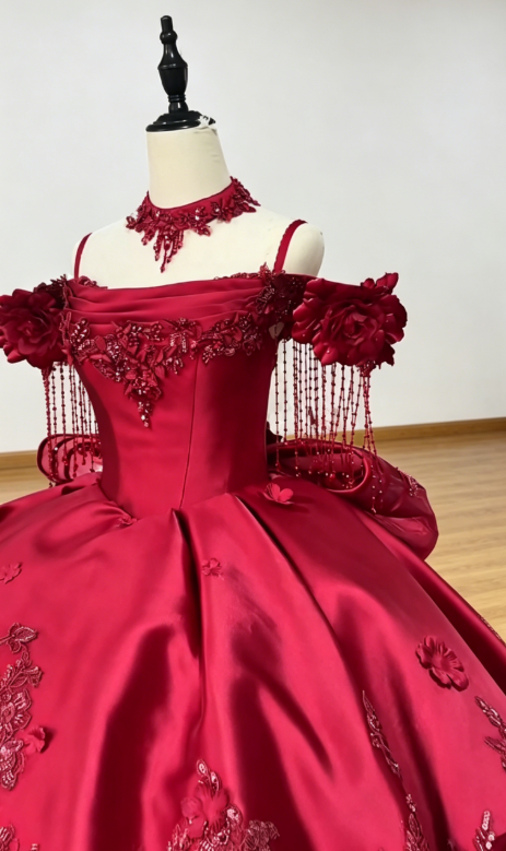 Schickes burgunderfarbenes Sweet Sixteen Kleid Satin Off-Shoulder Ballkleid Quinceañera Kleid DQ012