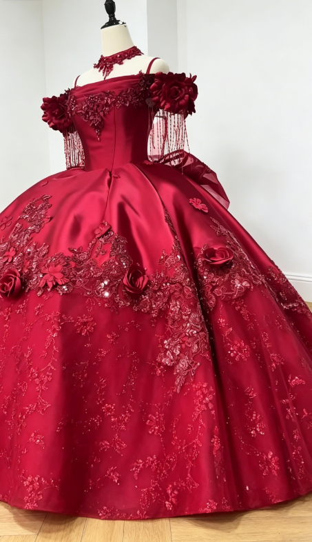 Robe de bal chic bordeaux pour les 16 ans en satin épaules dénudées Quinceanera DQ012