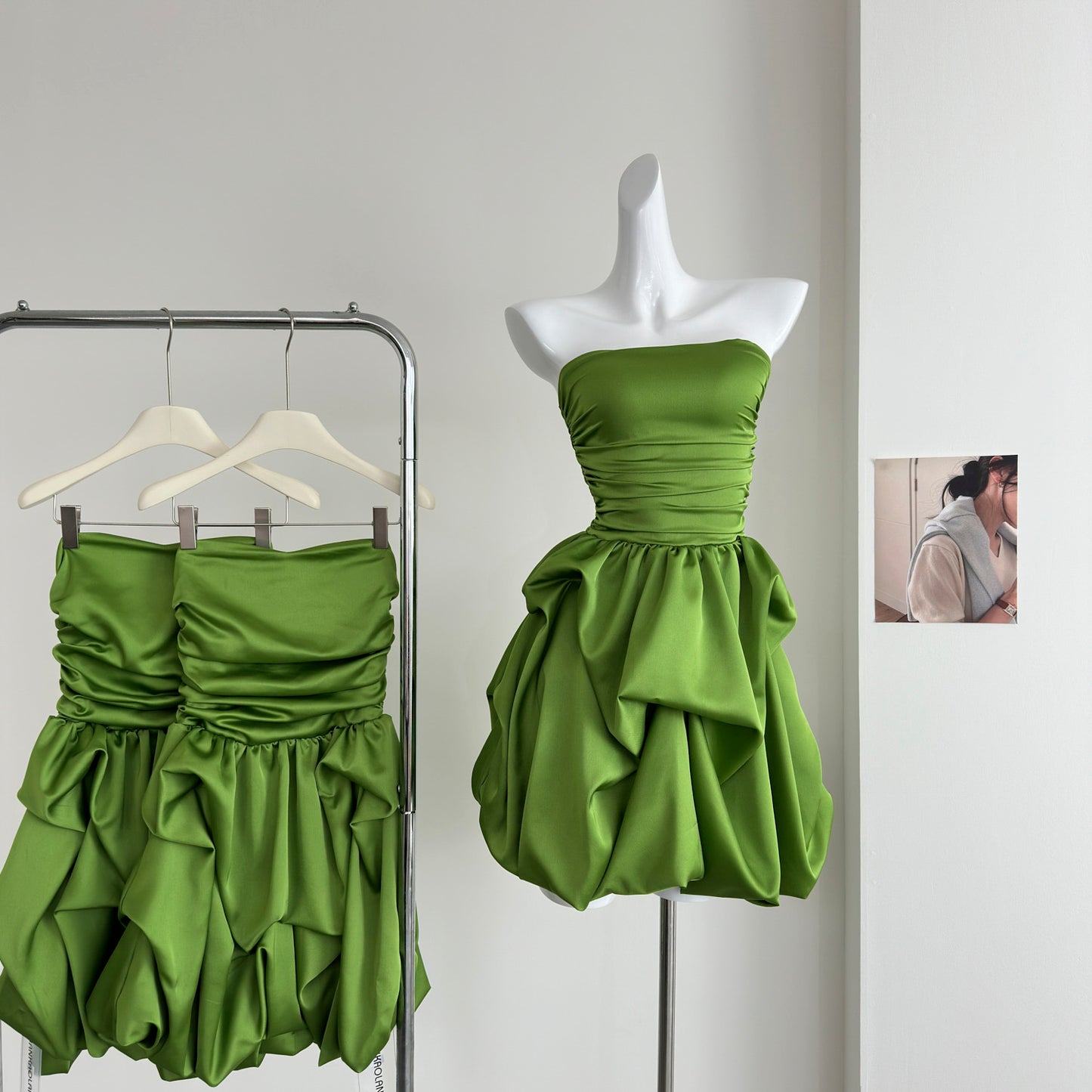 Robe d'été courte en satin vert, coupe trapèze, sans bretelles, tenue de fête, d'anniversaire, DP0145