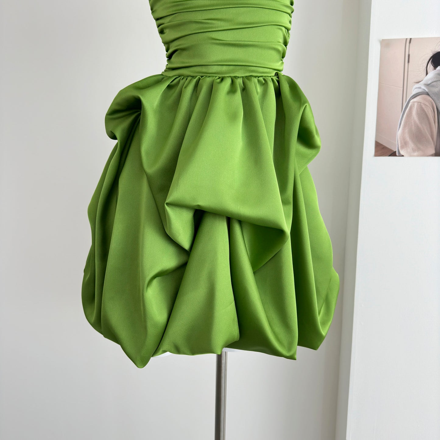 Robe d'été courte en satin vert, coupe trapèze, sans bretelles, tenue de fête, d'anniversaire, DP0145