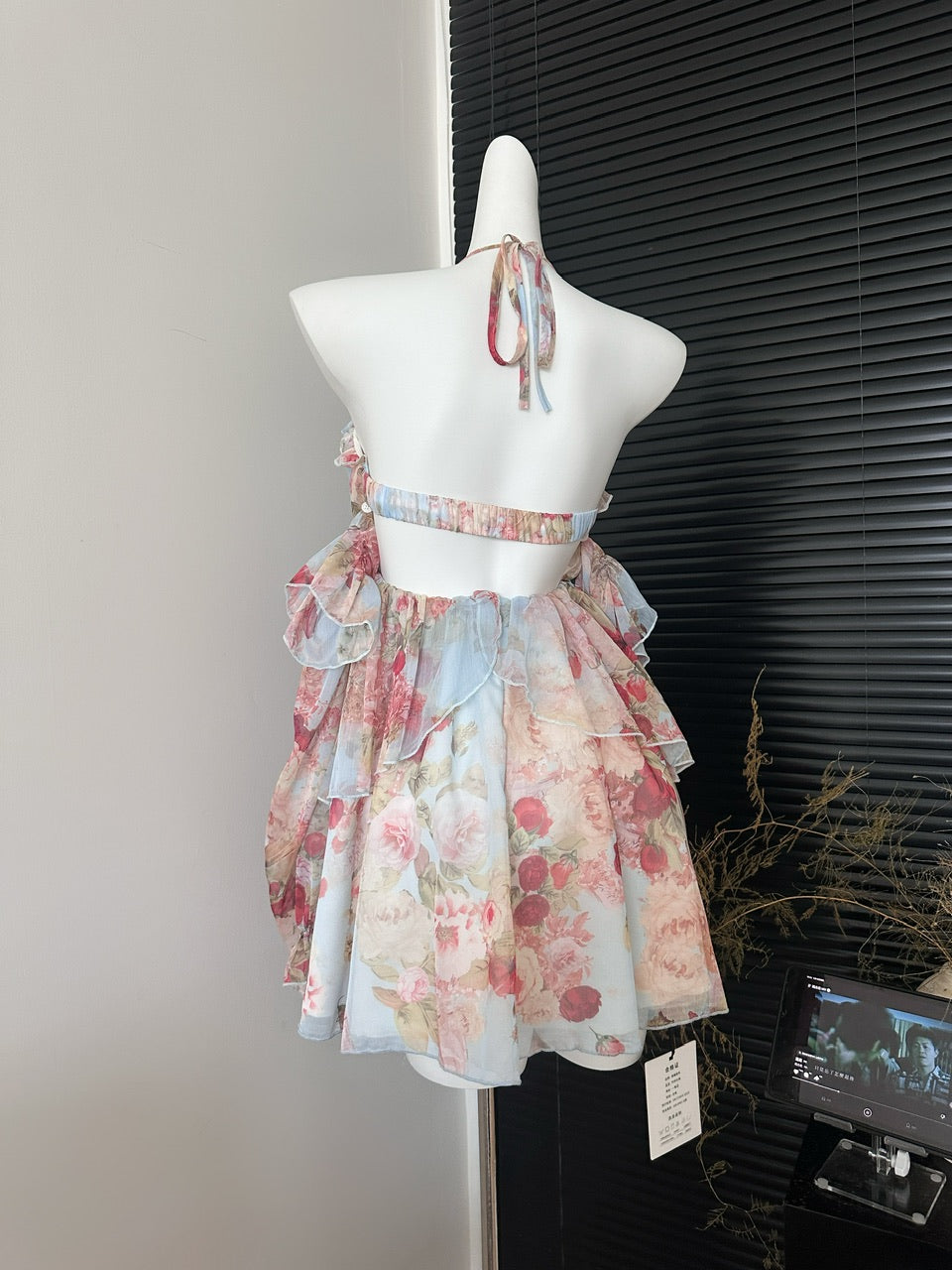 Robe d'été courte à fleurs roses, coupe trapèze, col licou, DP0015