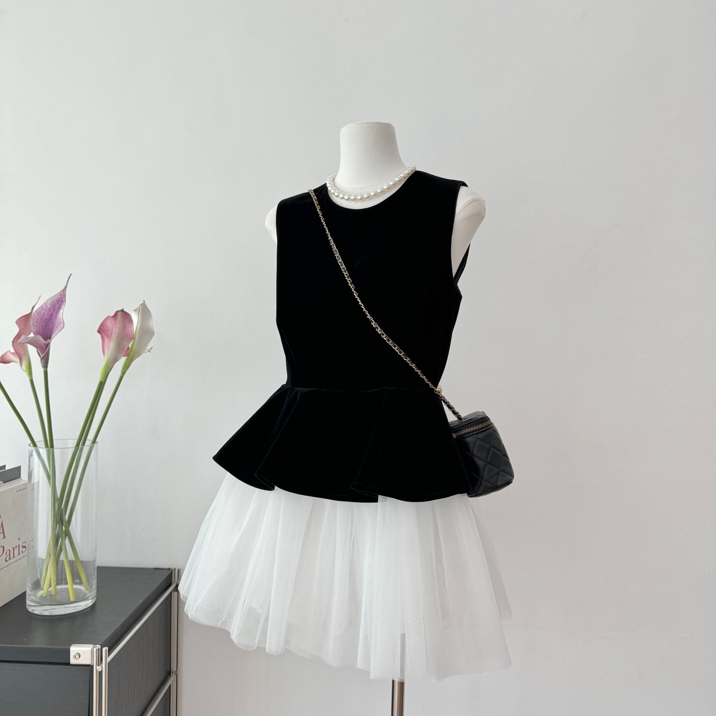 Sexy A-Linie Juwelenausschnitt Schwarzes kurzes Sommerkleid Urlaubsparty-Outfits für Frauen DP0117