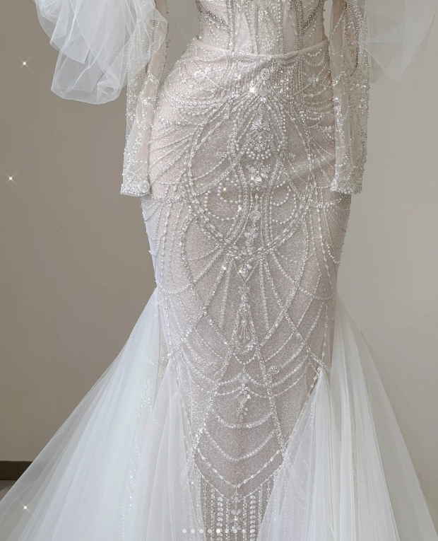 Elegant Mermaid Off The Shoulder Sequin Long Sleeves Wedding Dresses Brides Dress P0008
