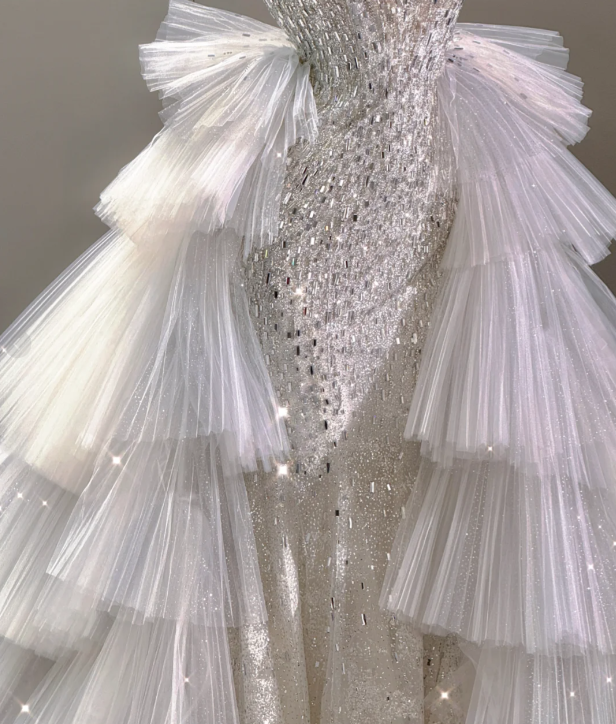 Robe de mariée élégante à paillettes et décolleté plongeant en sirène, robe longue de mariée P0017