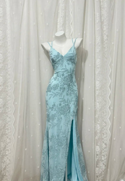 Feenblaues Pailletten-Abendkleid mit Spaghettiträgern, Etuikleid S1054