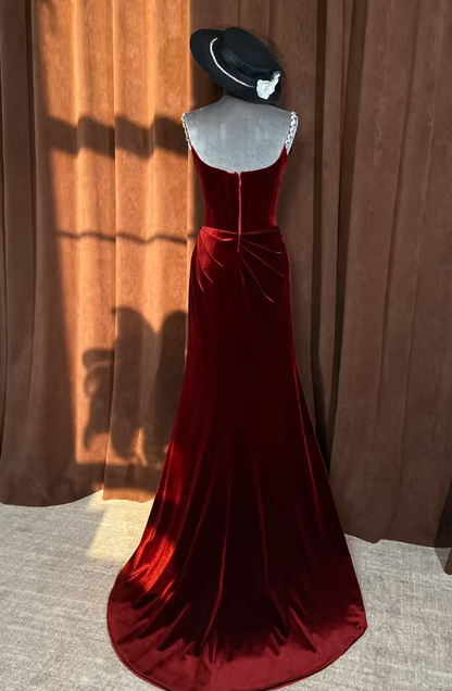 Robe de bal élégante bordeaux en velours, robe fourreau sans bretelles S1063