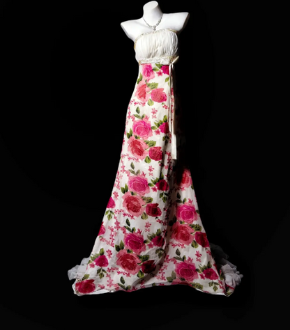 Elegantes, trägerloses Chiffon-Abendkleid mit Blumenmuster, Modell S1069