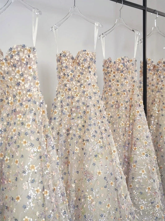 Robe de bal élégante et chic, décolleté en cœur, fleurs blanches, tulle, longue, H2895