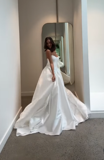 Simple Wedding Dress Ball Gown Strapless Satin White Wedding Dresses Bridal Gowns W0110